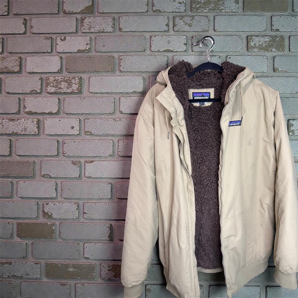 PATAGONIA - Lined Hooded Jacket